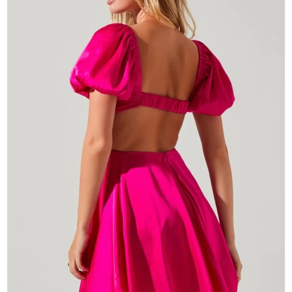 Astr Fuchsia Puff Sleeve Mini Dress - Picture 2 of 2